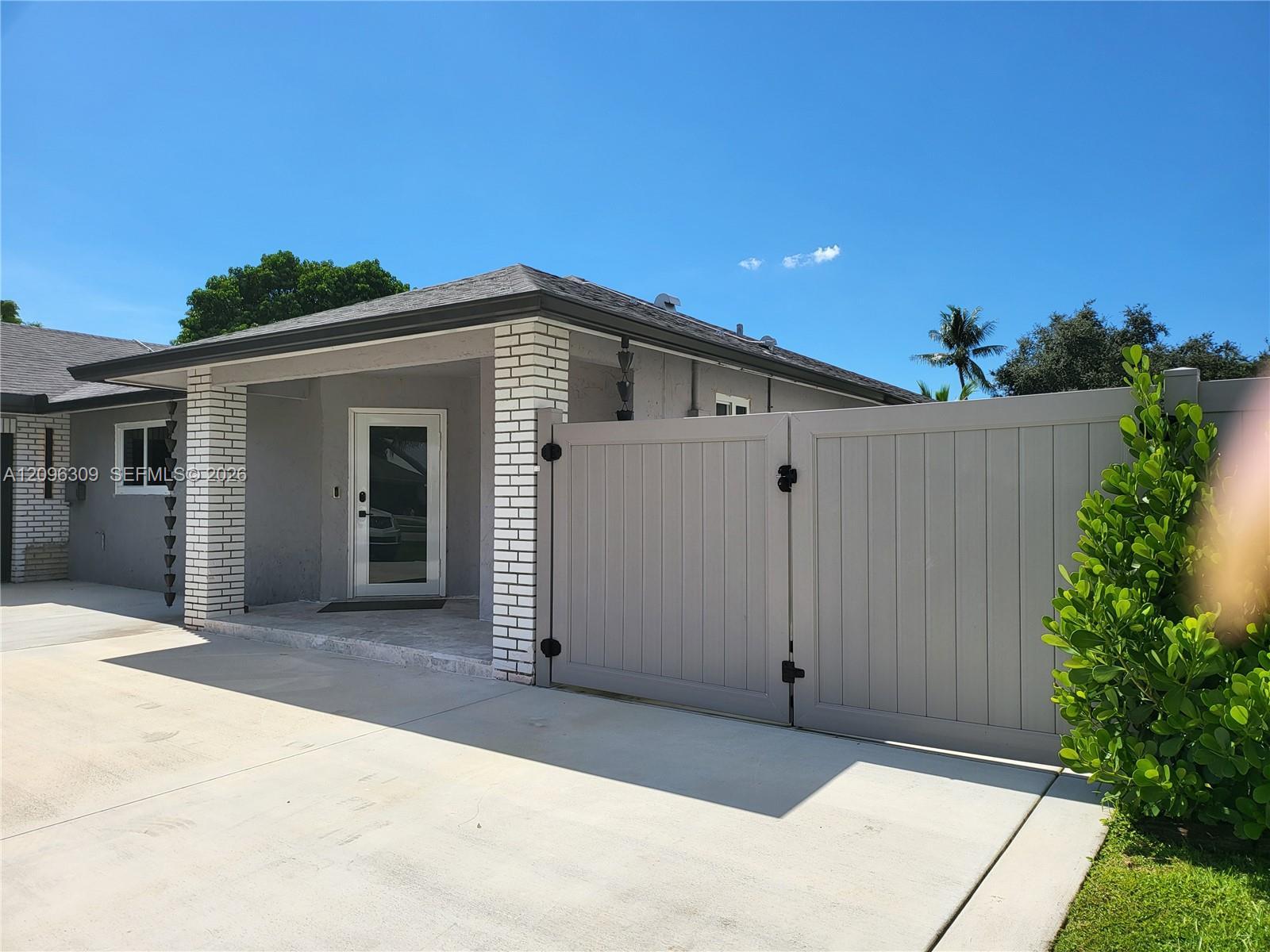 712 Juniper Pl, Wellington FL 33414 photo 3
