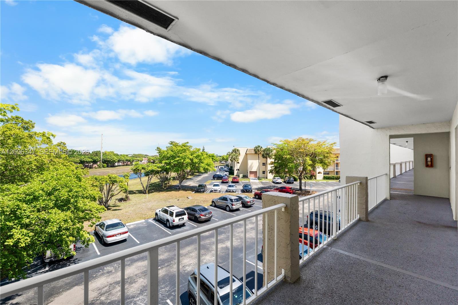 8450 Sunrise Lakes Blvd # 306, Sunrise FL 33322 photo 4