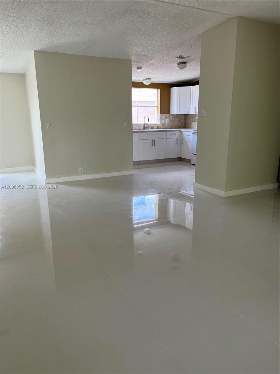 19800 SW 180, Miami FL 33187 photo 2