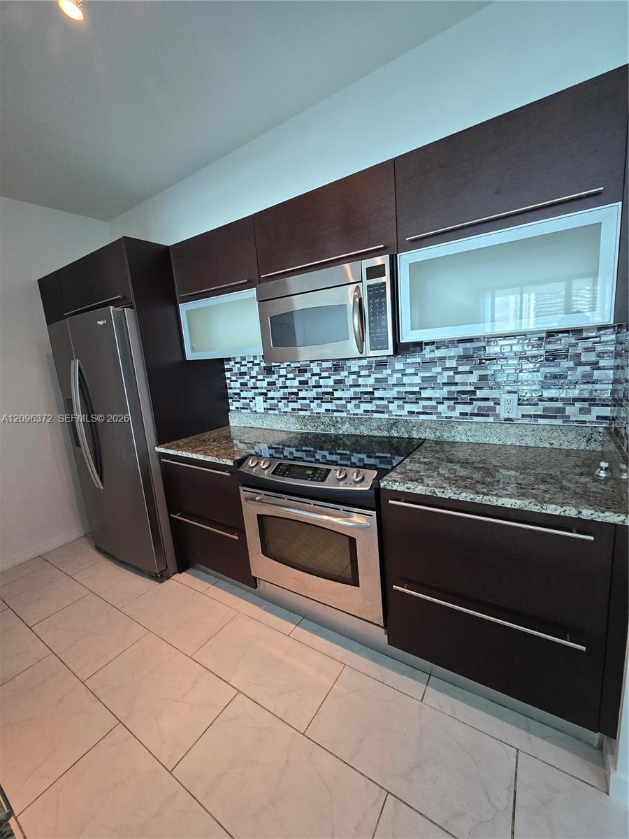 950 Brickell Bay Dr # 3300, Miami FL 33131 photo 2