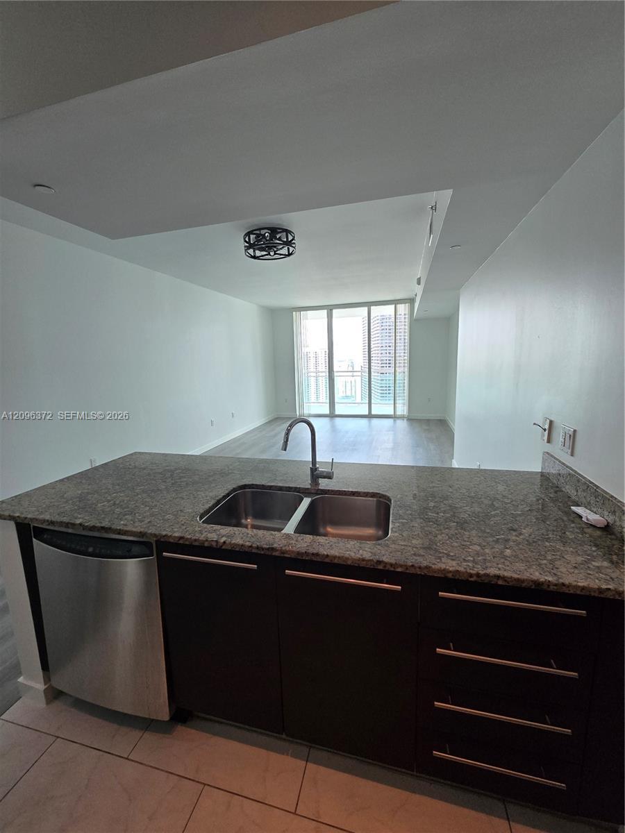 950 Brickell Bay Dr # 3300, Miami FL 33131 photo 3