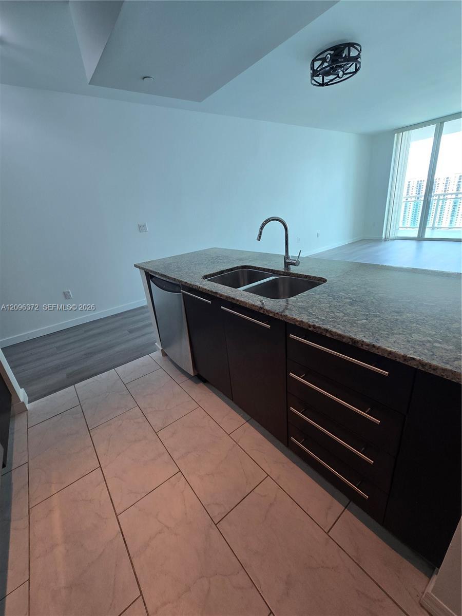 950 Brickell Bay Dr # 3300, Miami FL 33131 photo 4