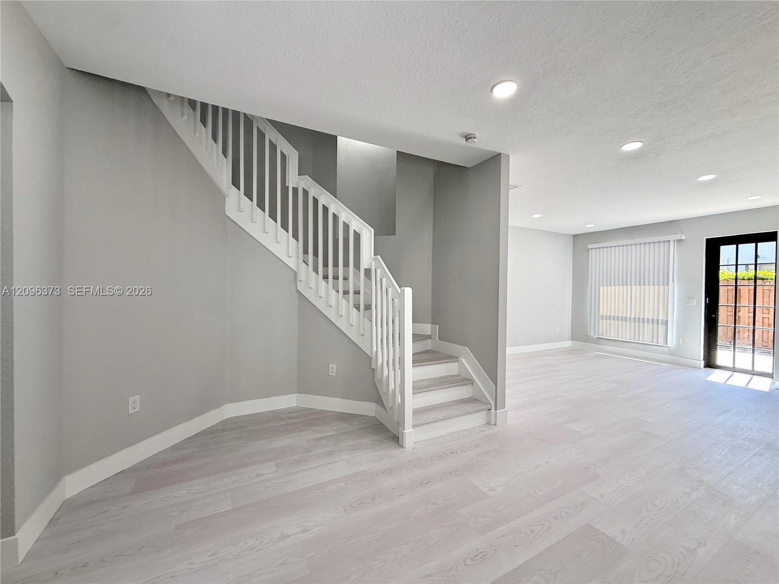10392 NW 31st Ter, Doral FL 33172 photo 5