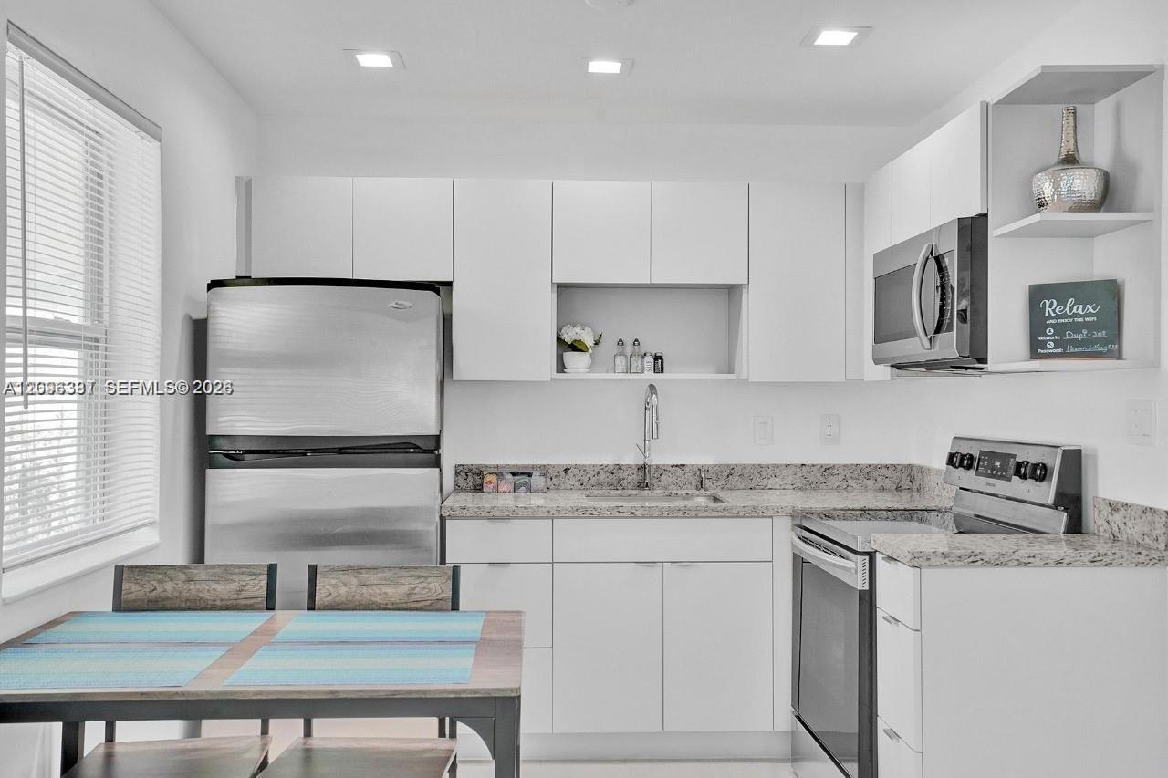 208 SE 4th St # 2, Hallandale Beach FL 33009 photo 4