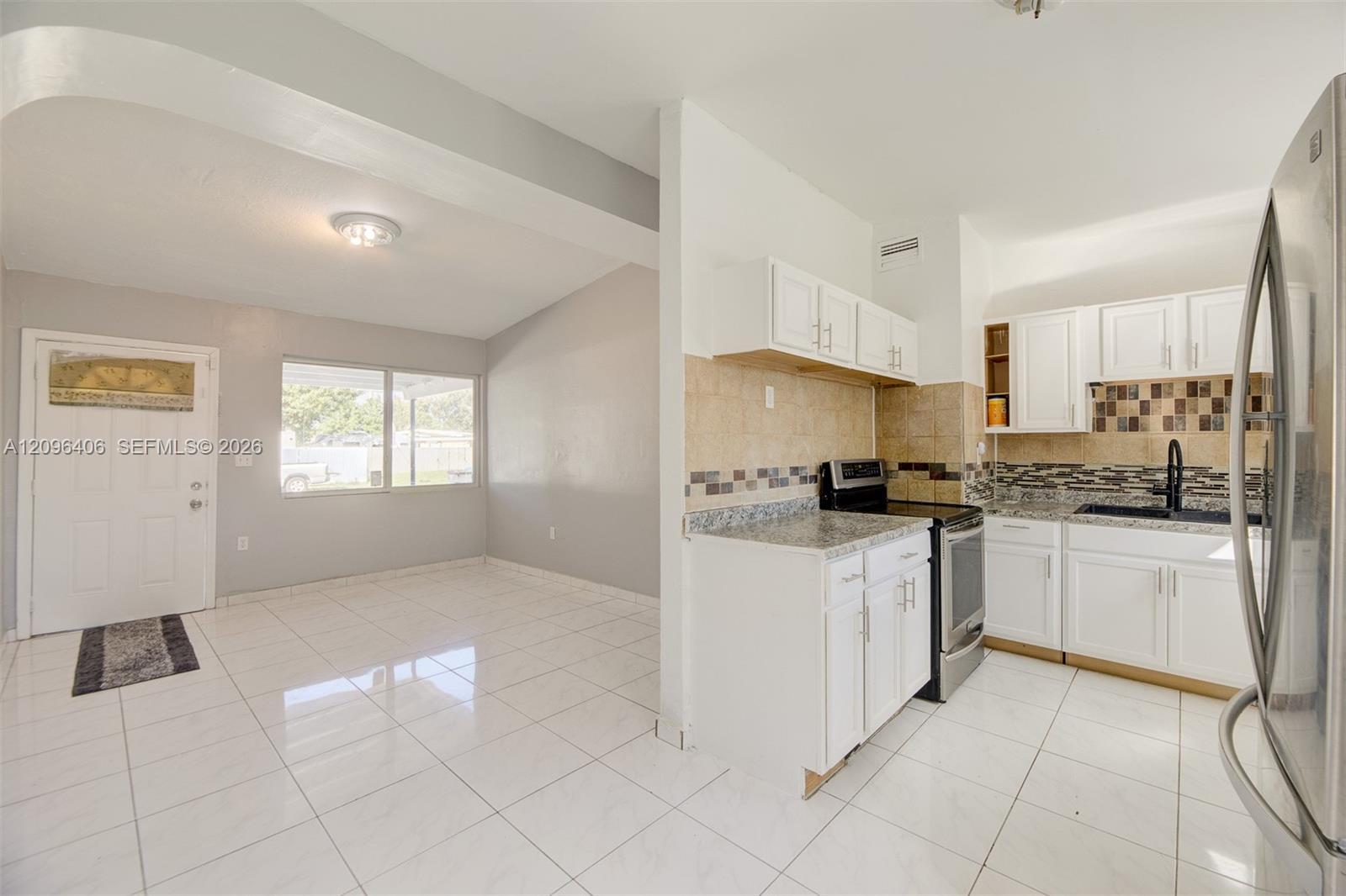 3510 SW 39th St, West Park FL 33023 photo 5