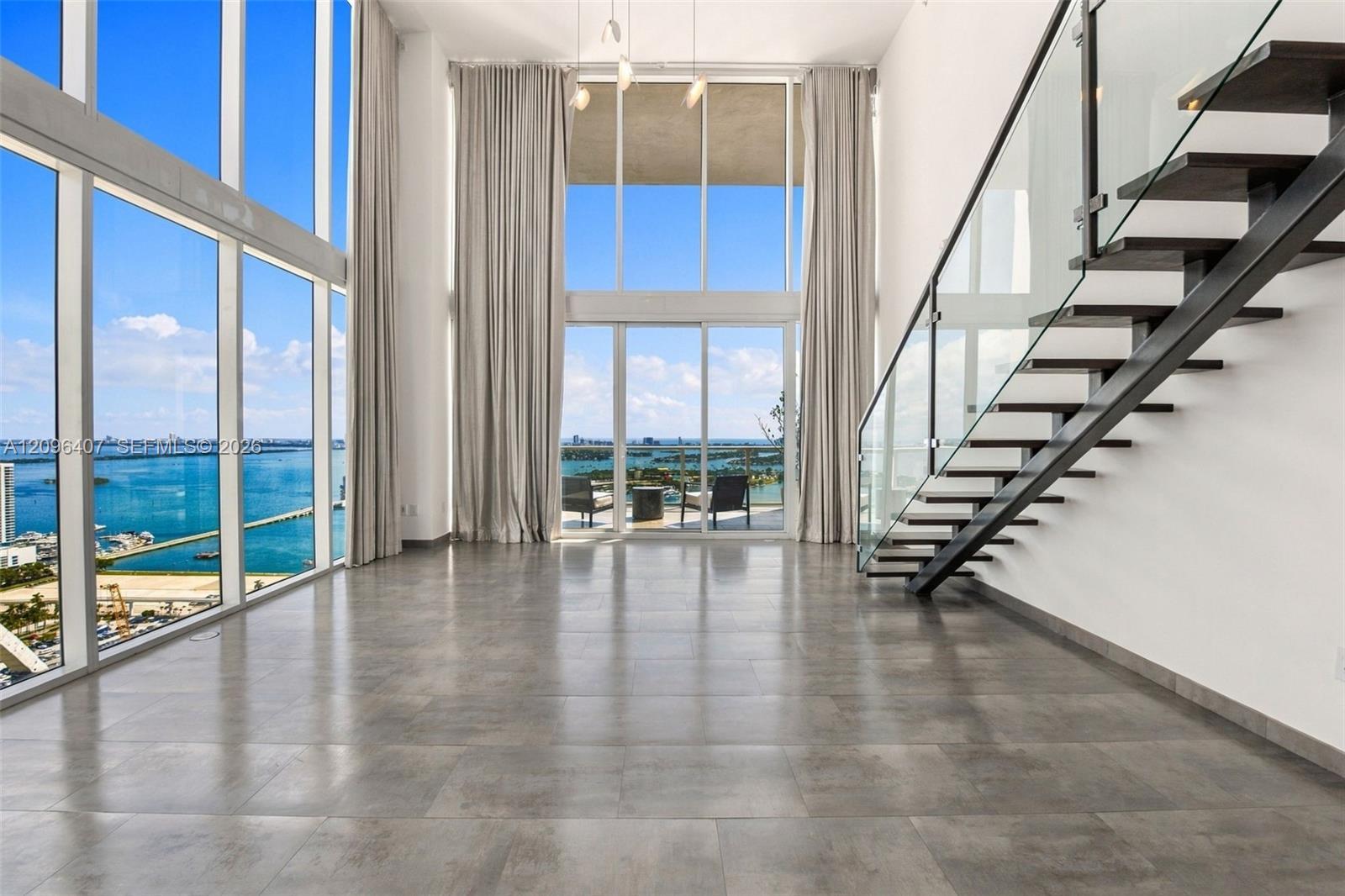 1040 Biscayne Blvd # 3704, Miami FL 33132 photo 2