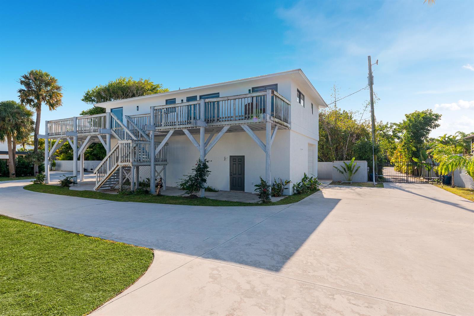 1712 NE Seahorse Place, Jensen Beach FL 34957 photo 5