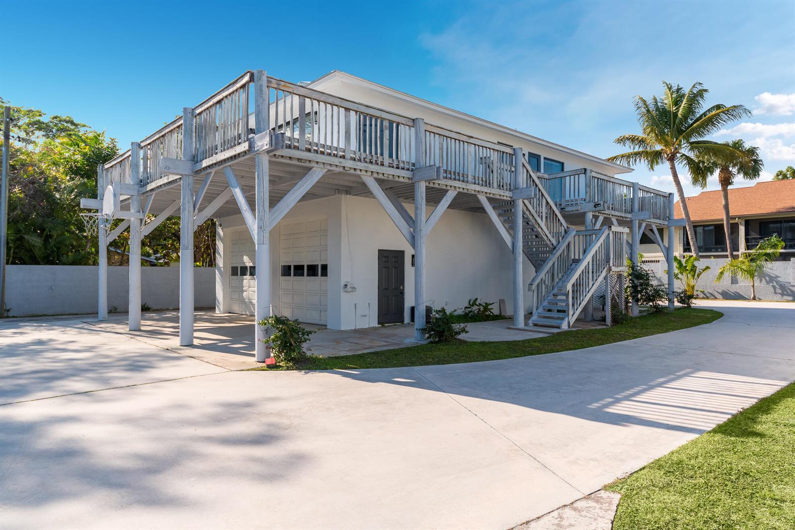 1712 NE Seahorse Place, Jensen Beach FL 34957 photo 4