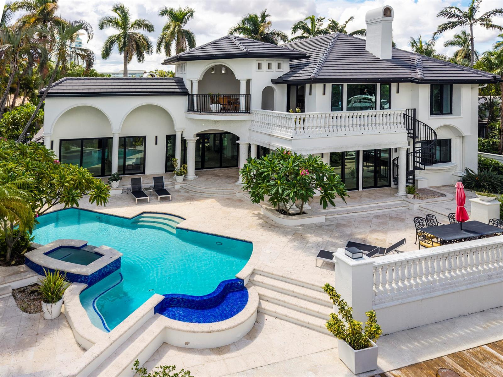 2561 LUCILLE Drive, Fort Lauderdale FL 33316 photo 2