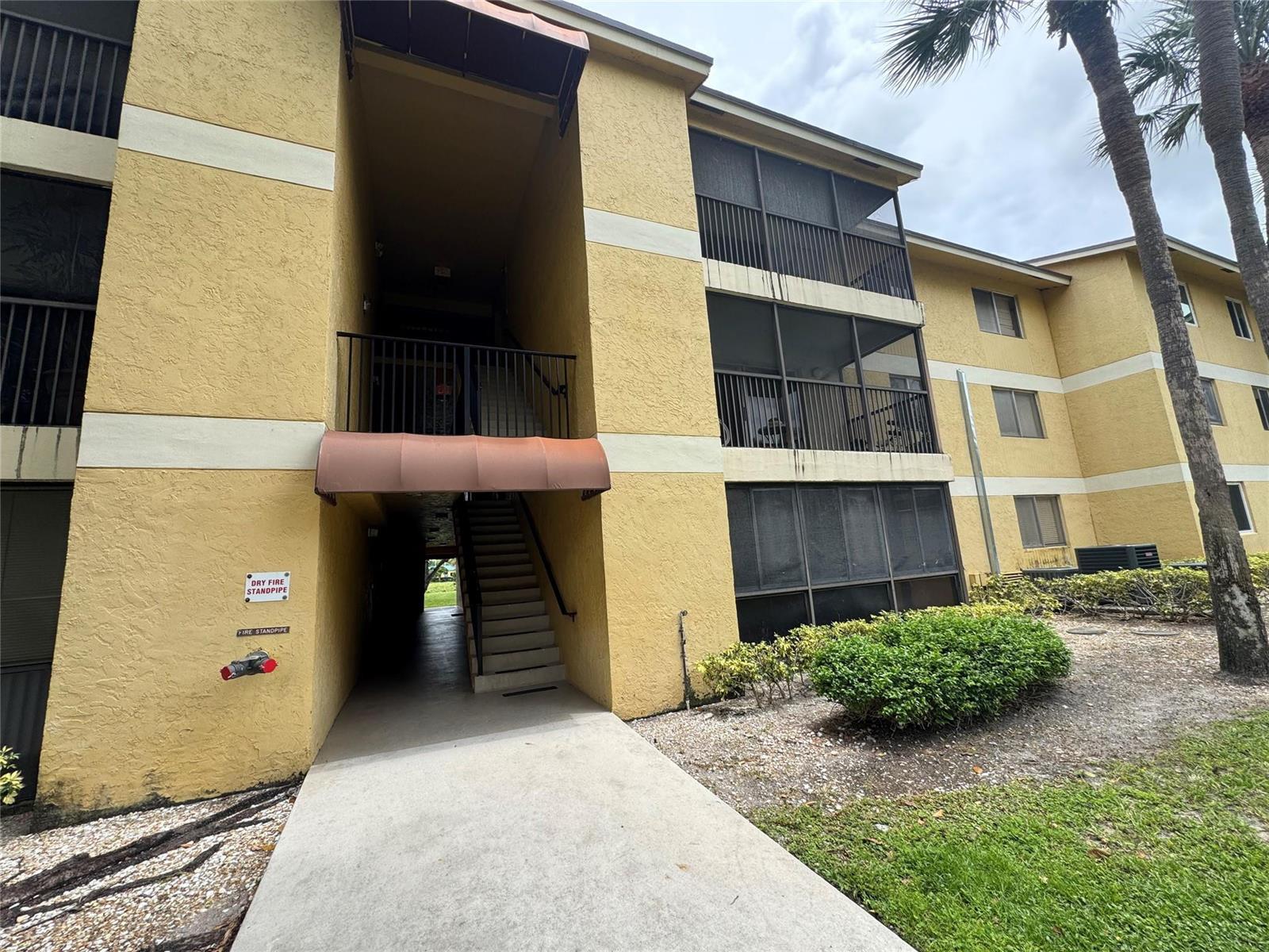 3013 N Oakland Forest Drive # 106, Oakland Park FL 33309 photo 2