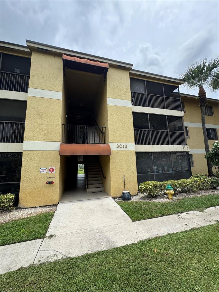 3013 N Oakland Forest Drive # 106, Oakland Park FL 33309