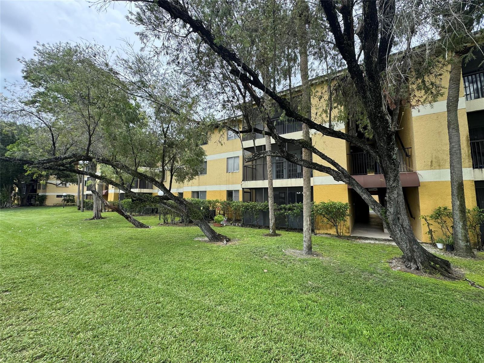 3013 N Oakland Forest Drive # 106, Oakland Park FL 33309 photo 4