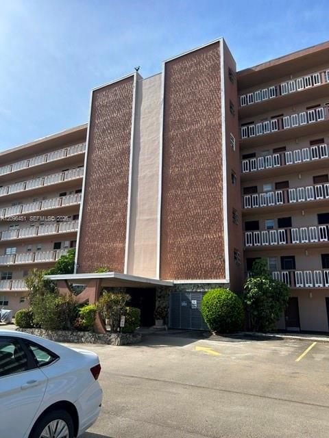 Hallandale Beach, FL 33009 photo 2