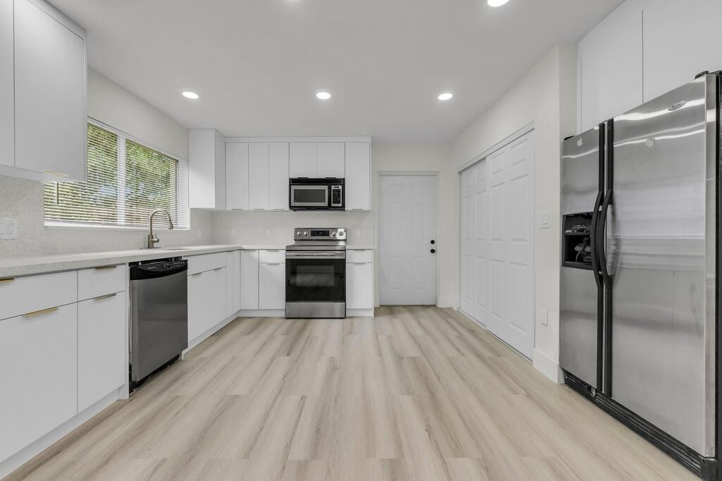 2121 SW 46TH Avenue, Fort Lauderdale FL 33317 photo 4