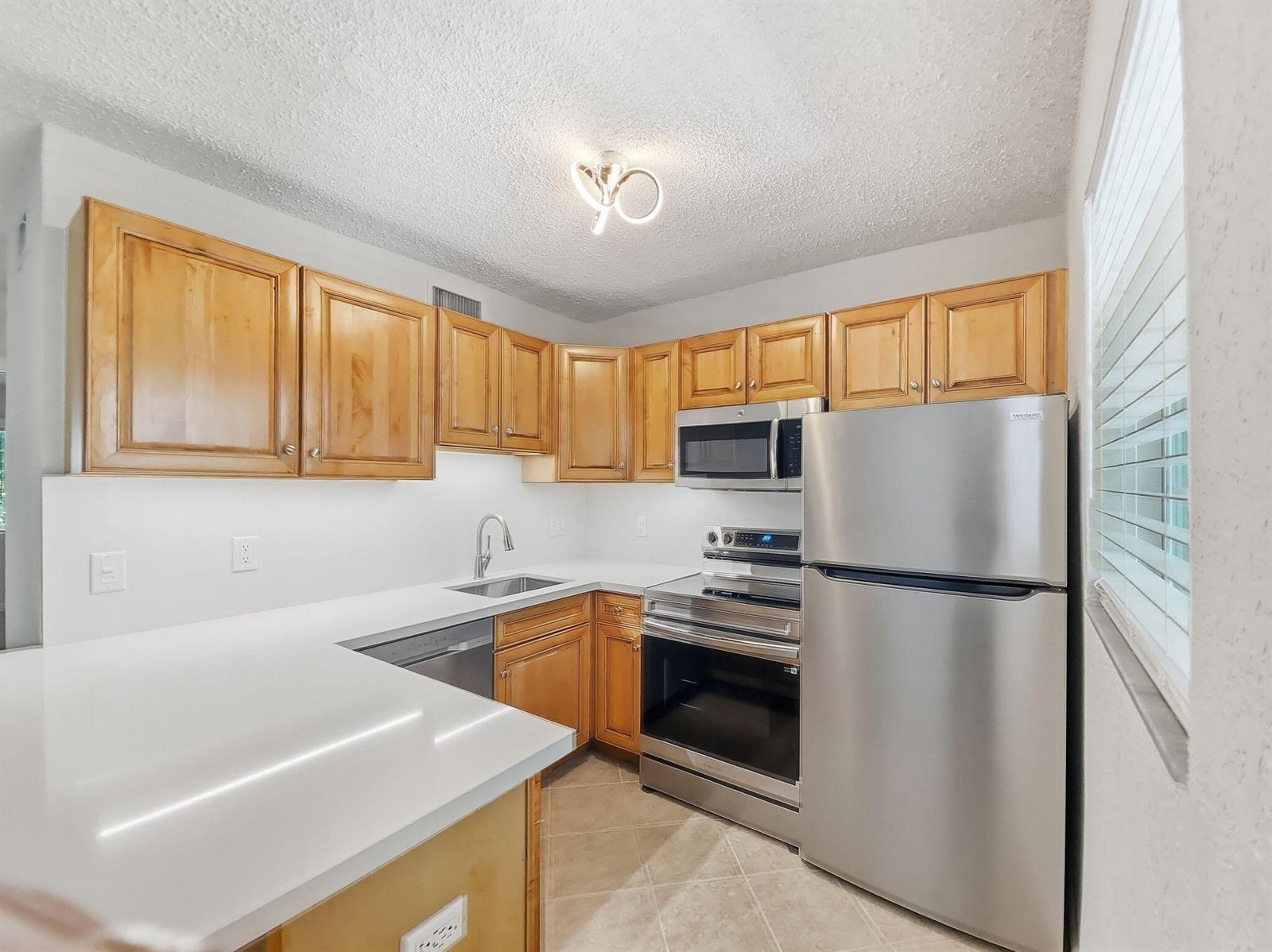 2660 NE 8TH Avenue # 314, Wilton Manors FL 33334 photo 3