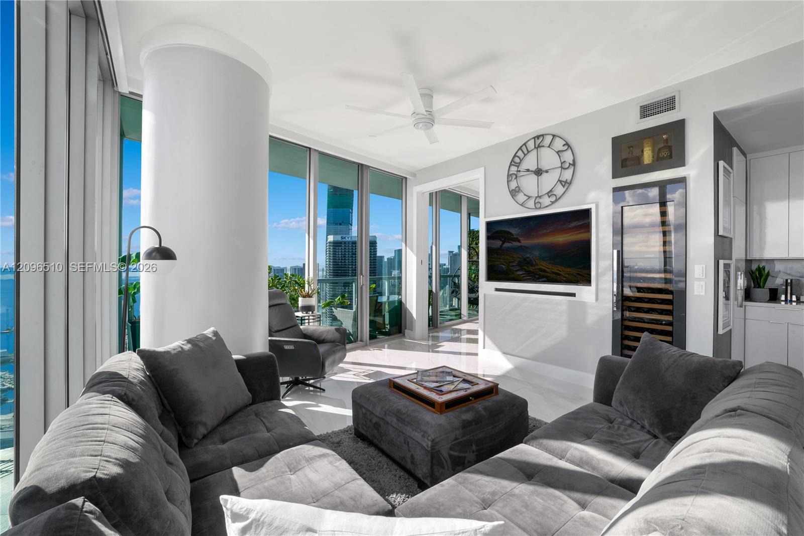 888 Biscayne Blvd # 4608, Miami FL 33132 photo 4