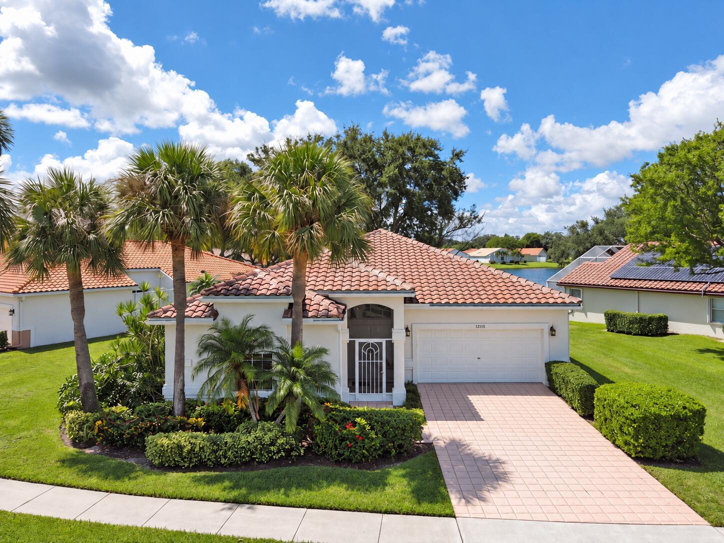 12715 Coral Lakes Drive, Boynton Beach FL 33437 photo 2