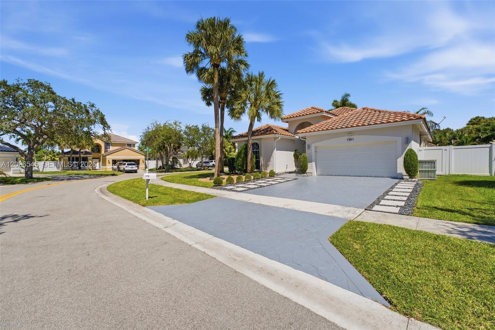 1391 NW 185th Ter, Pembroke Pines FL 33029 photo 2