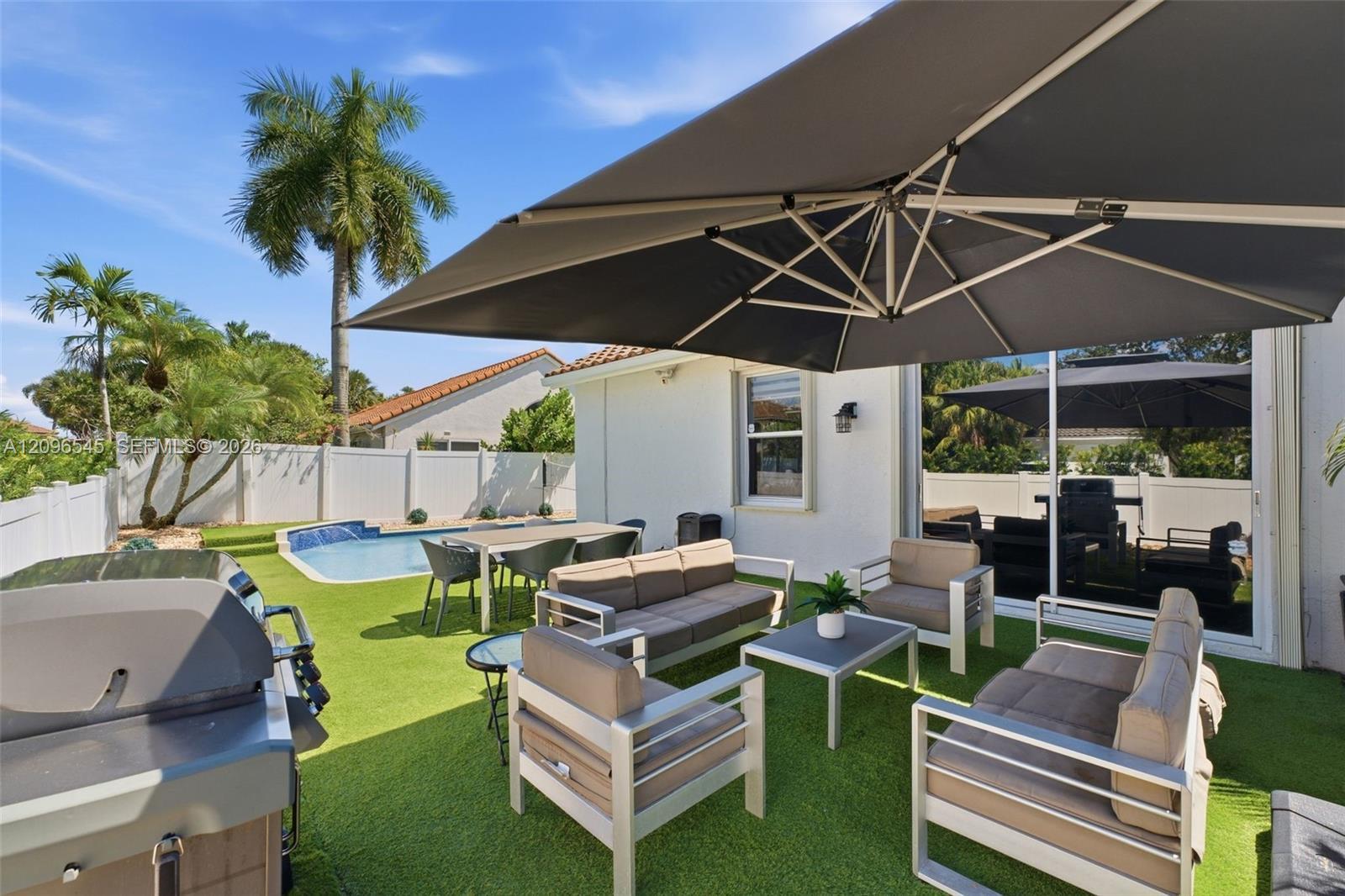 1391 NW 185th Ter, Pembroke Pines FL 33029 photo 4
