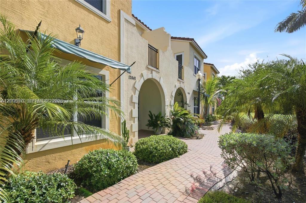 12441 NW 18th Ct, Pembroke Pines FL 33028 photo 3