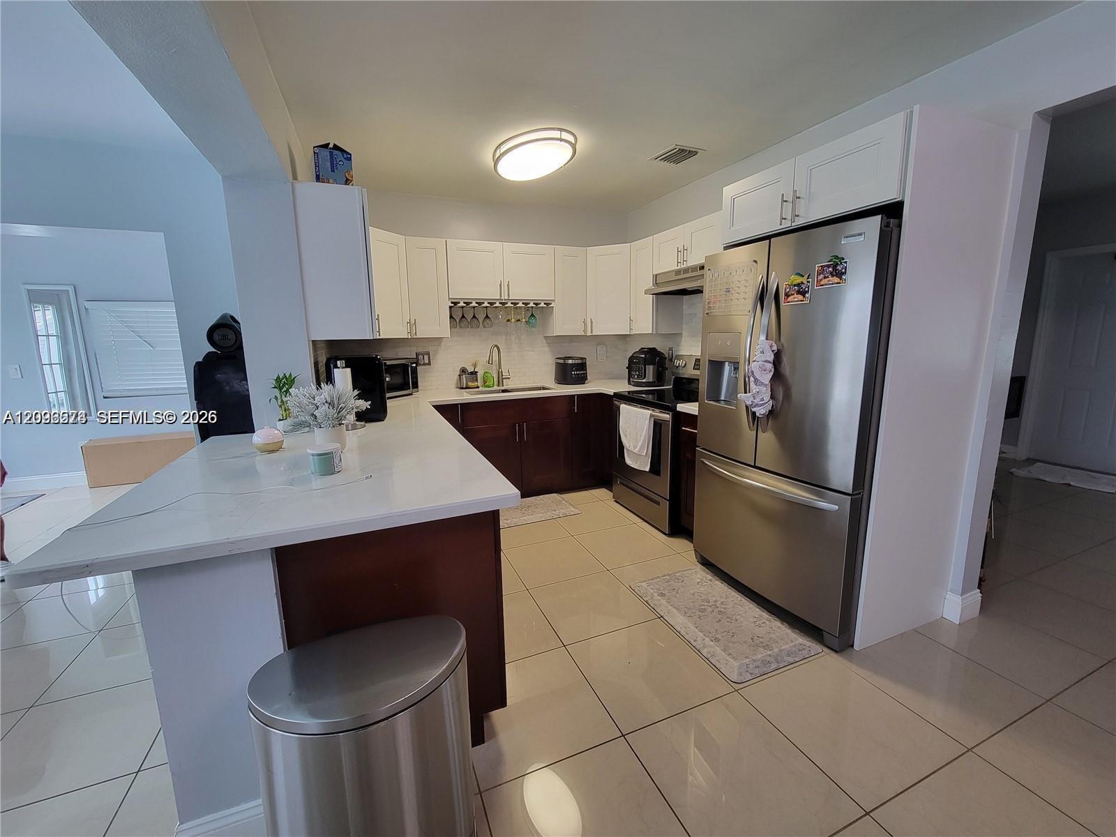 6930 SW 12th St, Pembroke Pines FL 33023 photo 5