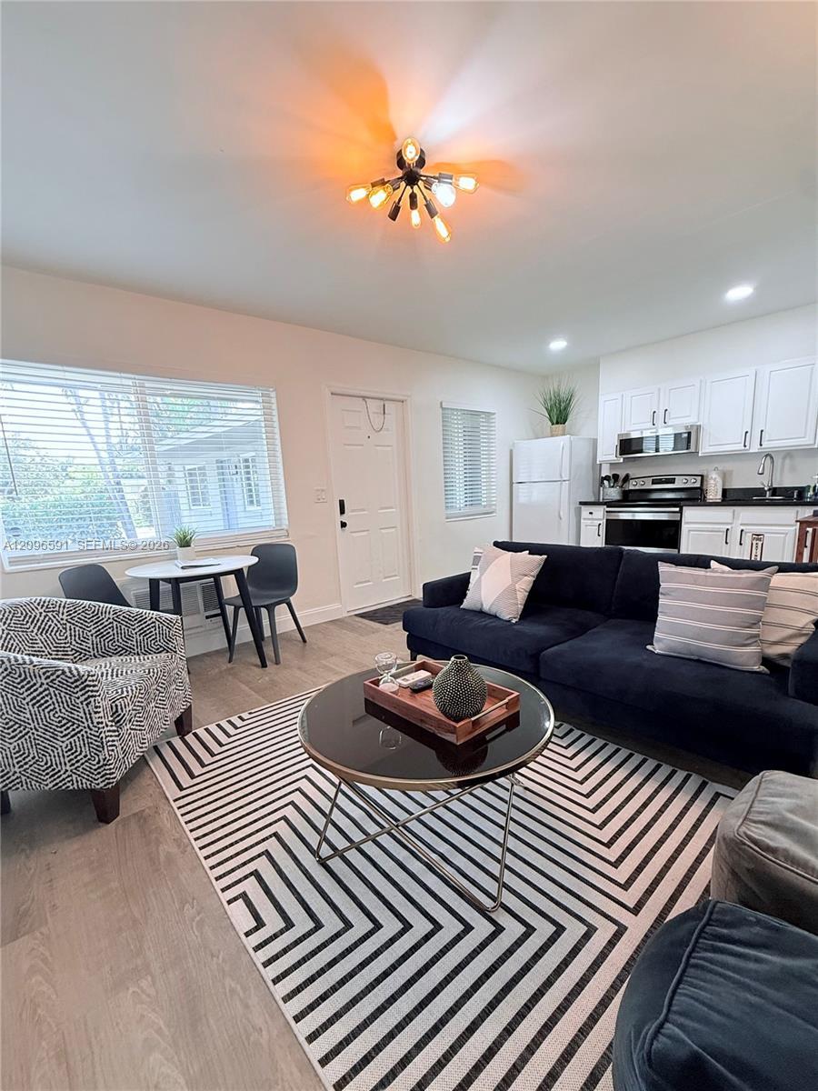 735 NE 15th St # 4, Fort Lauderdale FL 33304 photo 3