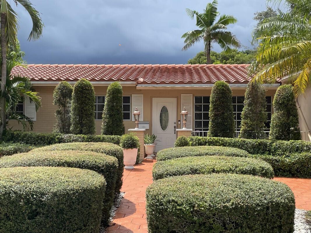 8670 NW 19th Street, Pembroke Pines FL 33024