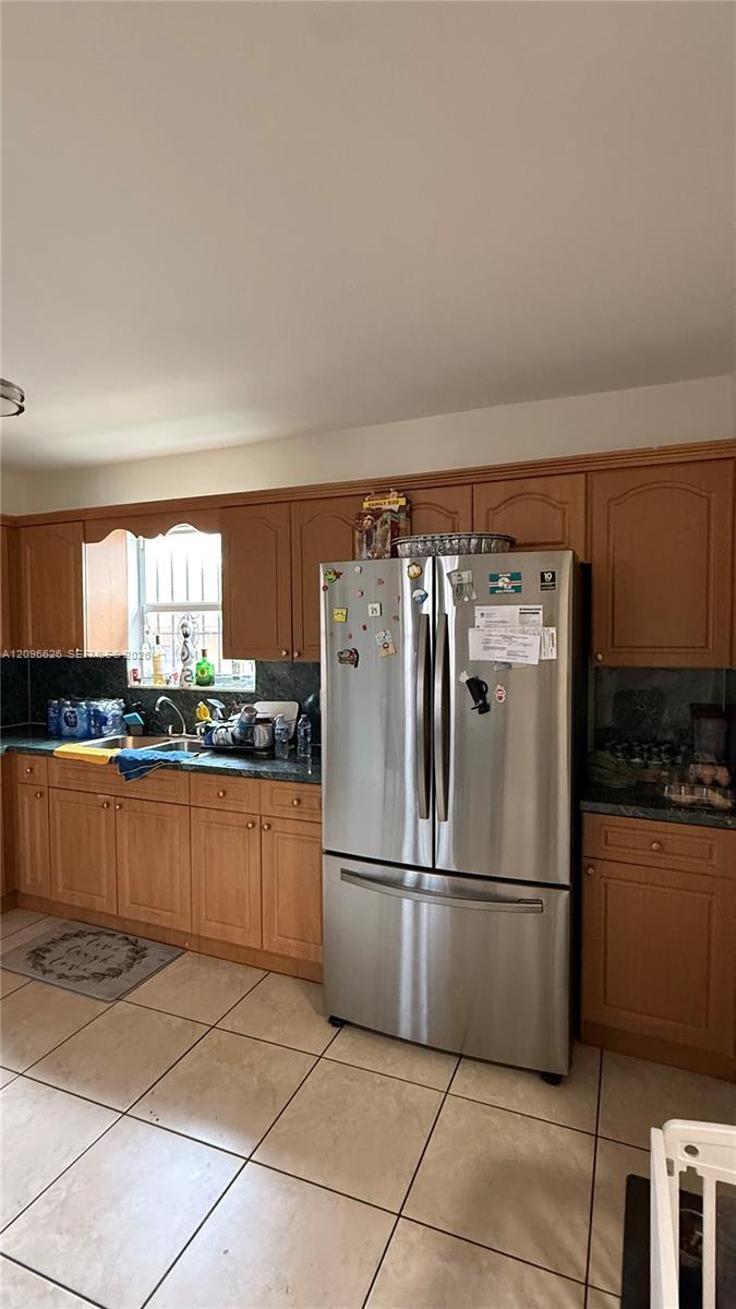 8 NW 33rd Ave, Miami FL 33125 photo 5
