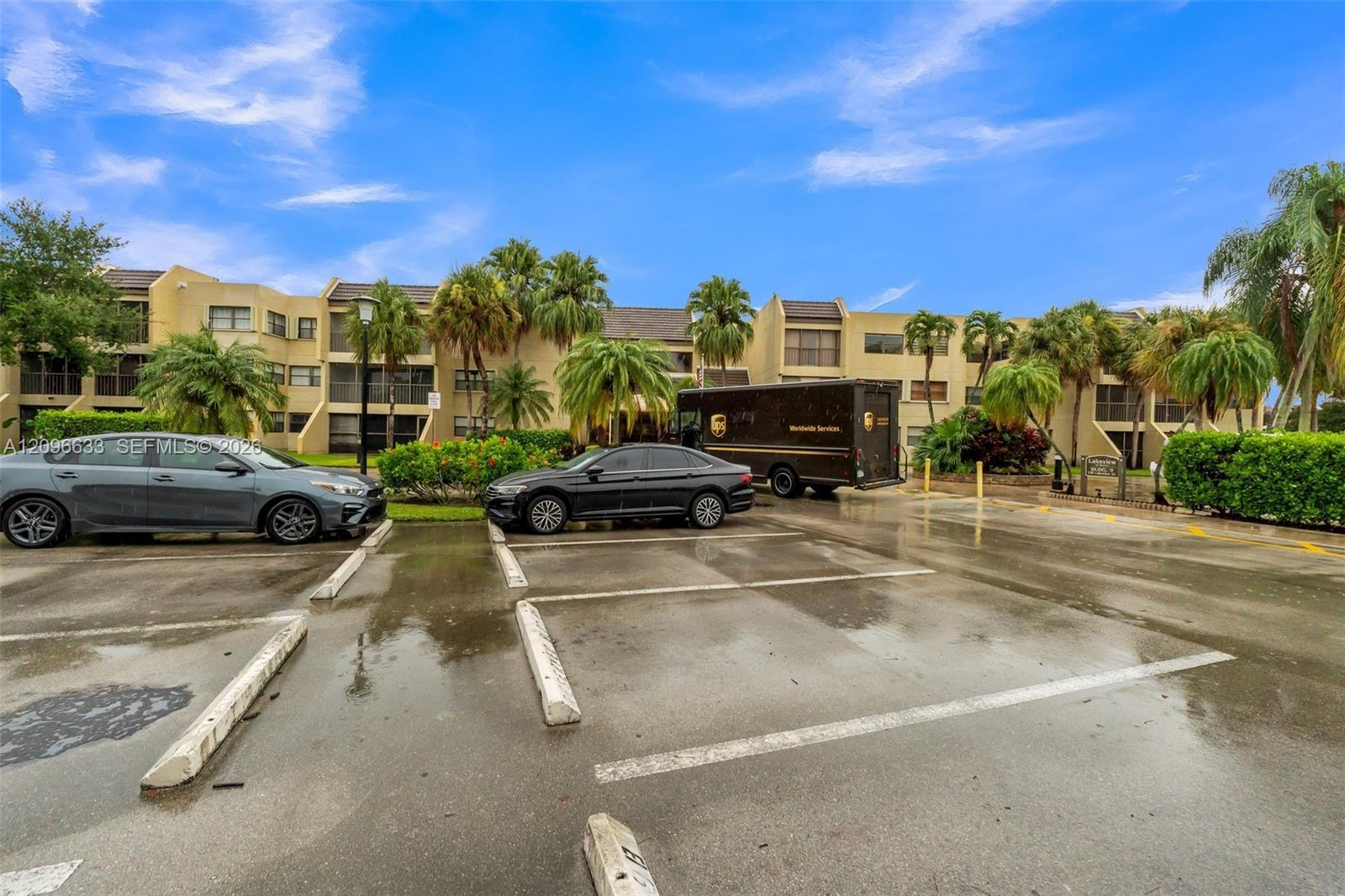 220 Lakeview Dr # 205, Weston FL 33326 photo 4