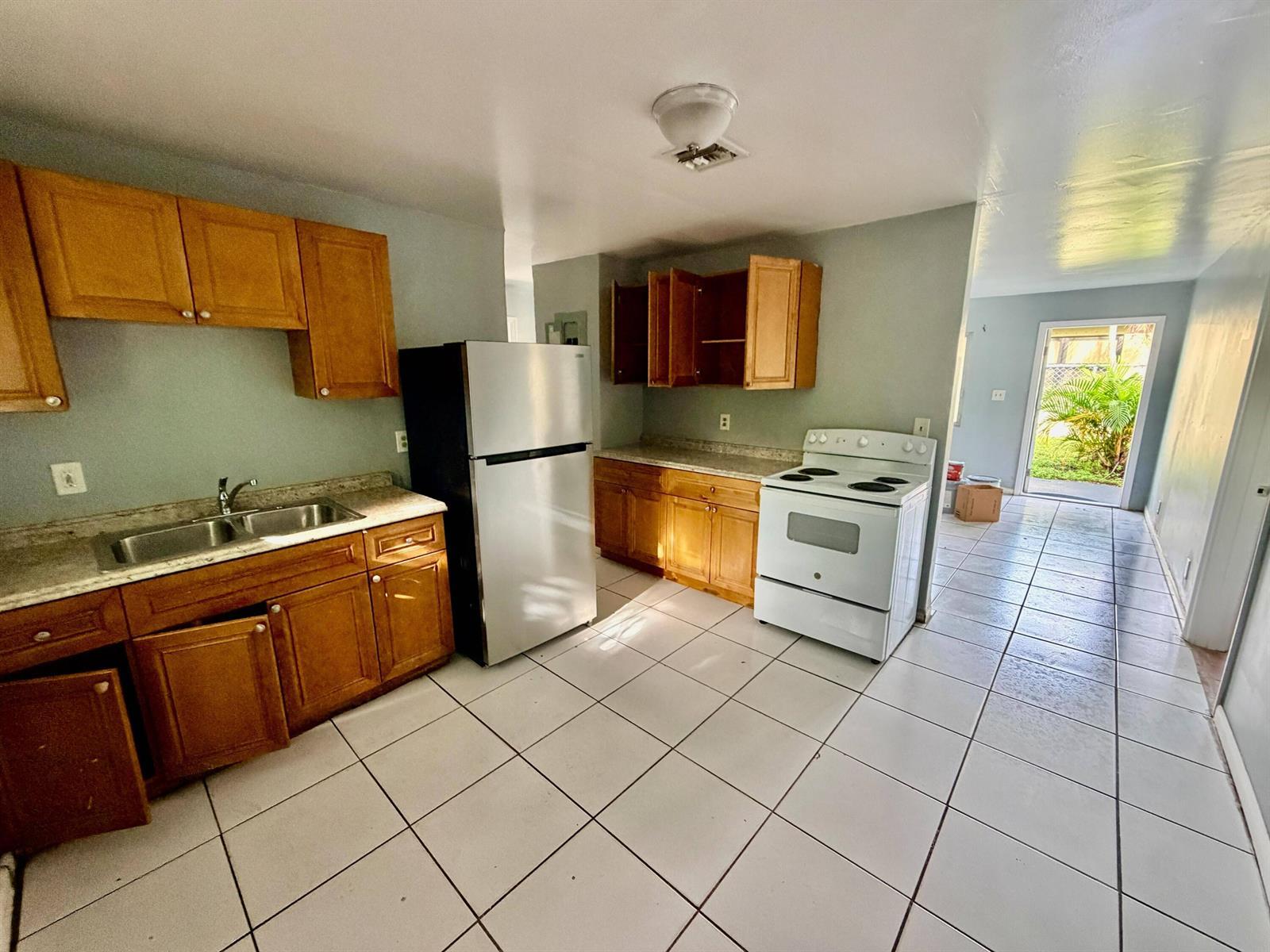 1132 NW 5TH Court # 1A, Fort Lauderdale FL 33311 photo 3