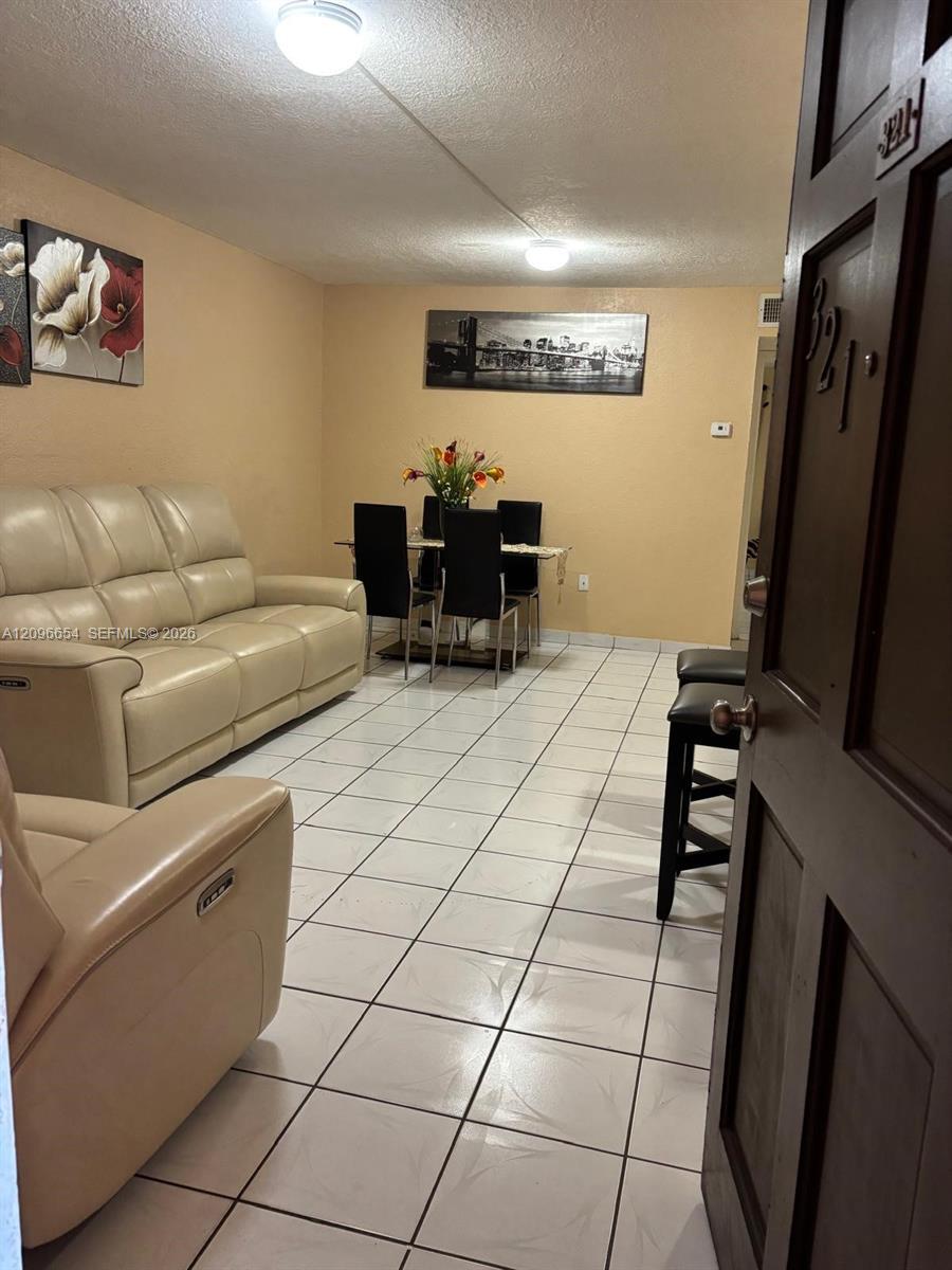 Hialeah, FL