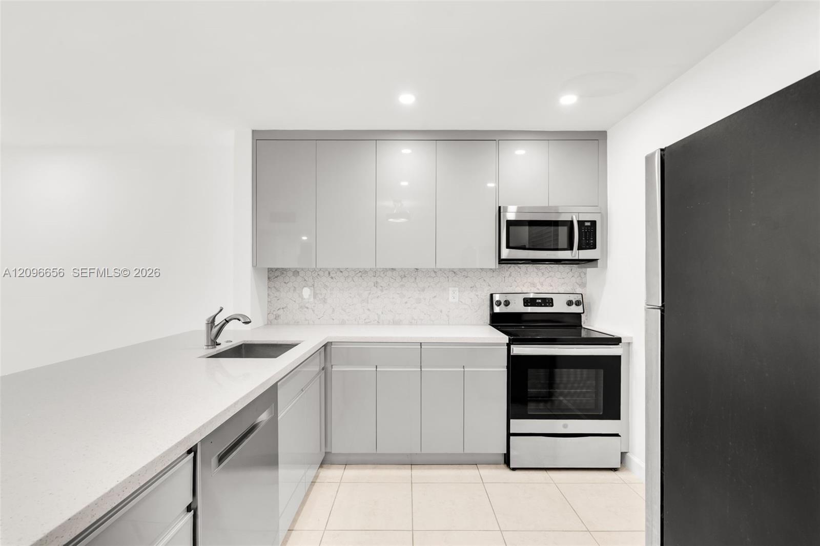 7705 Camino Real # B101, Miami FL 33143 photo 2