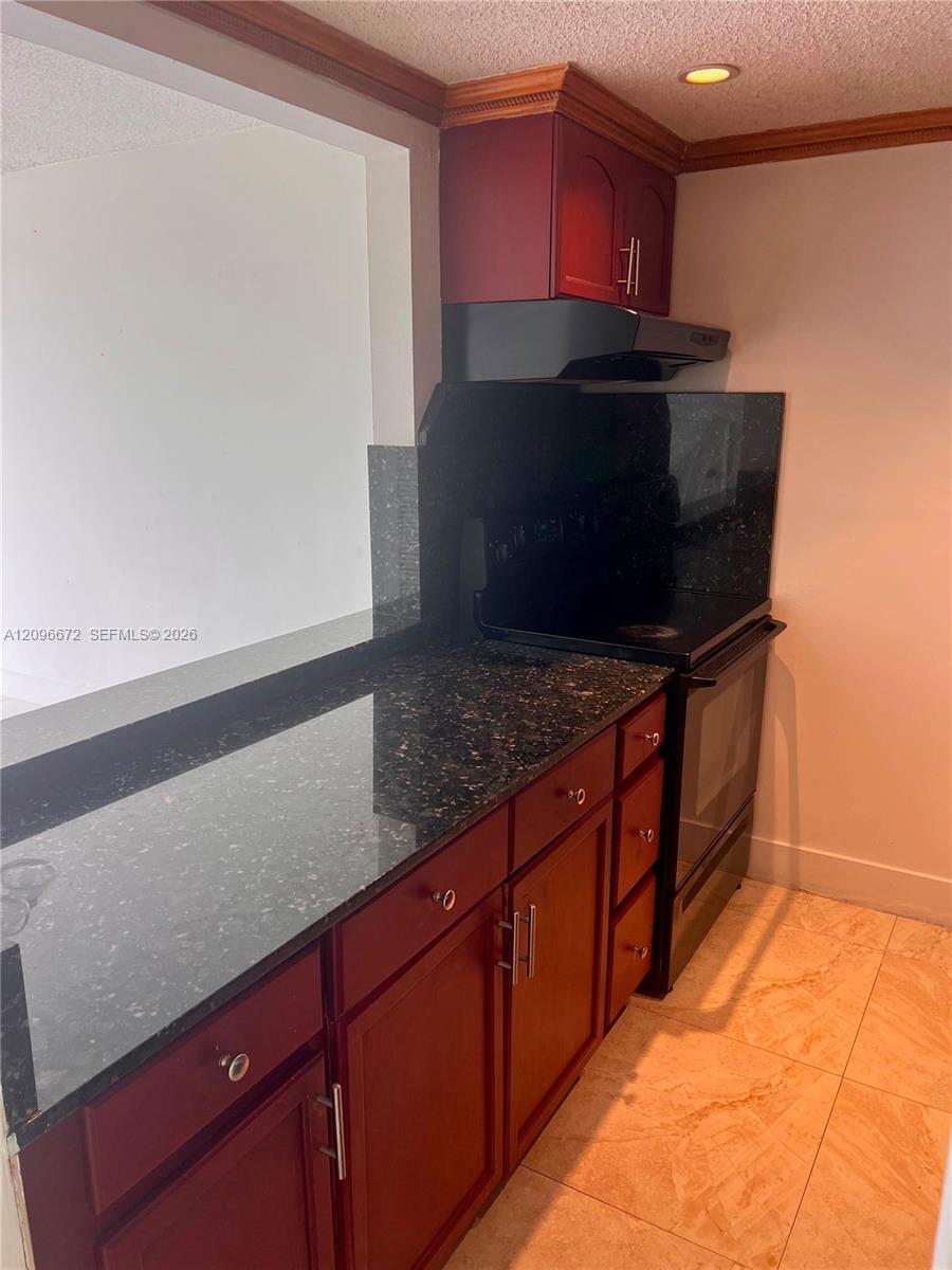 820 NW 87th Ave # 412, Miami FL 33172 photo 4