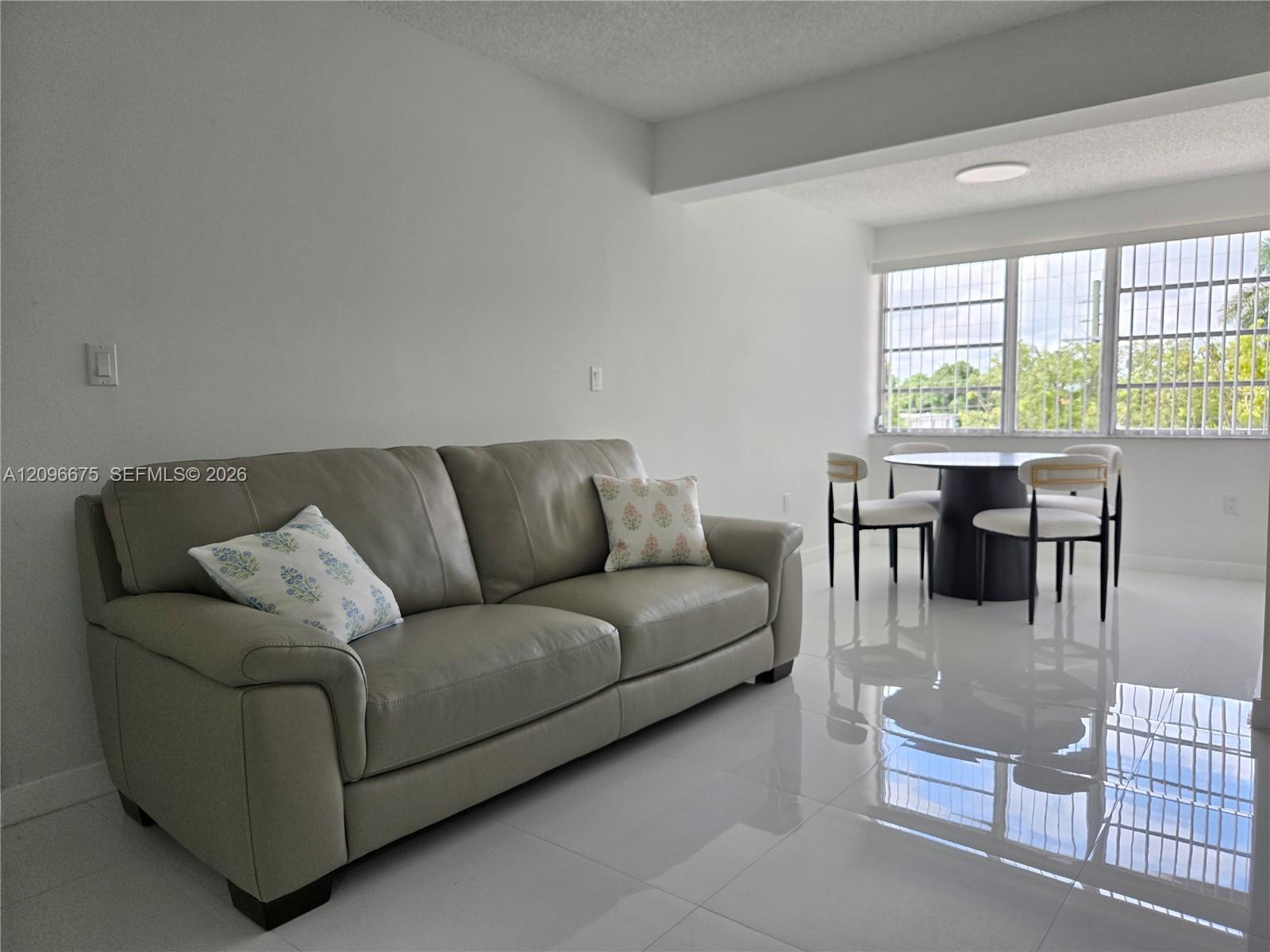 325 NW 72nd Ave # 301, Miami FL 33126 photo 2