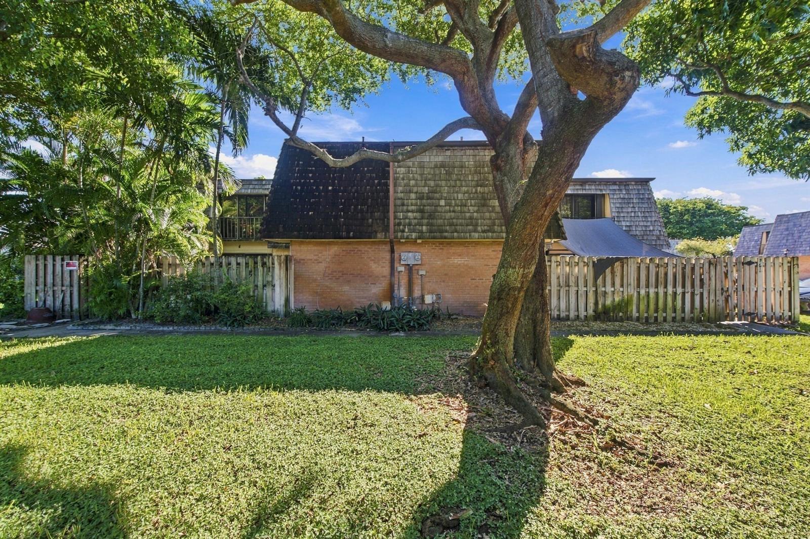 159 LAKE ARBOR Drive, Palm Springs FL 33461 photo 5