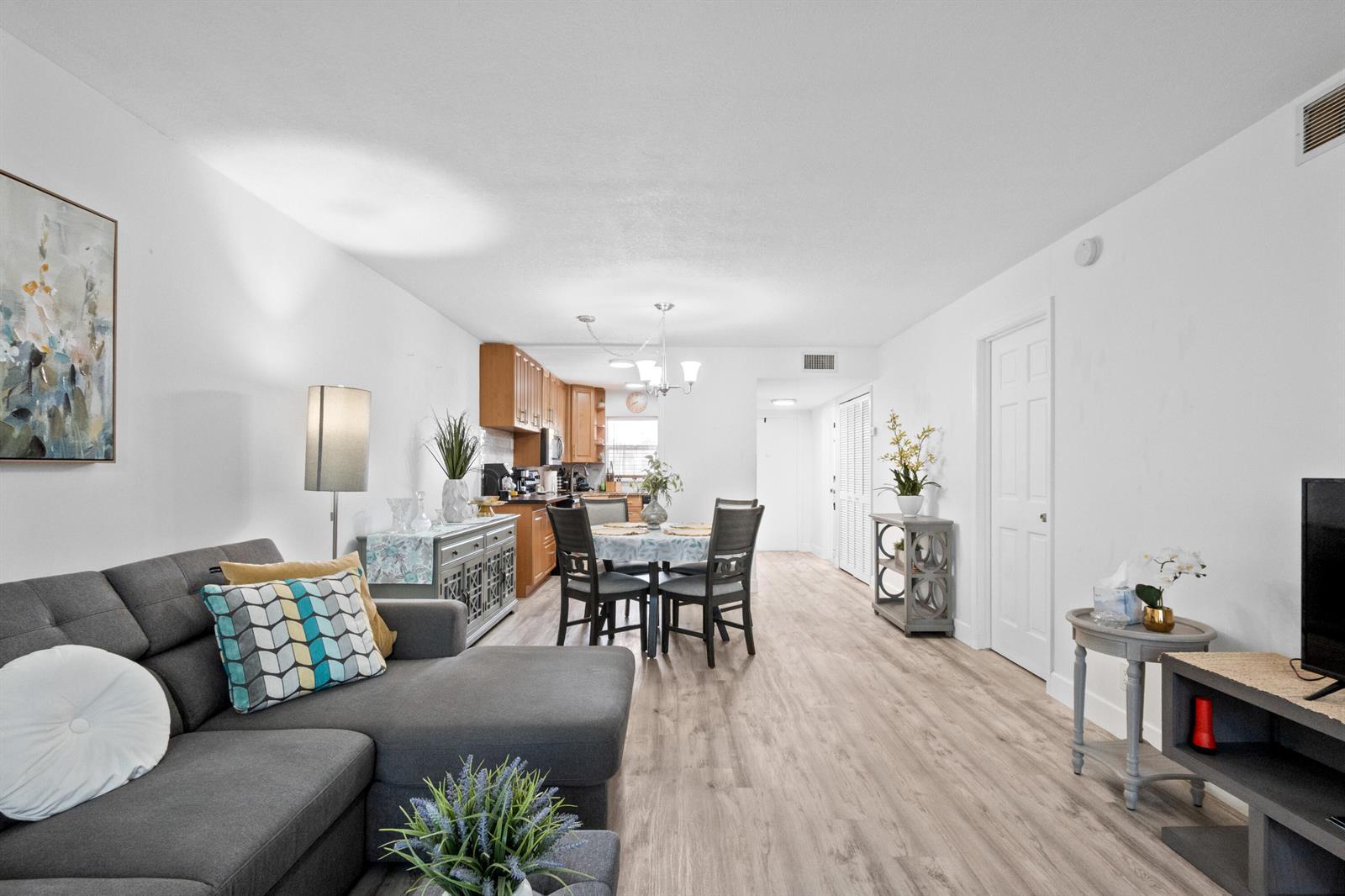 9350 SUNRISE LAKES Boulevard # 205, Sunrise FL 33322 photo 4