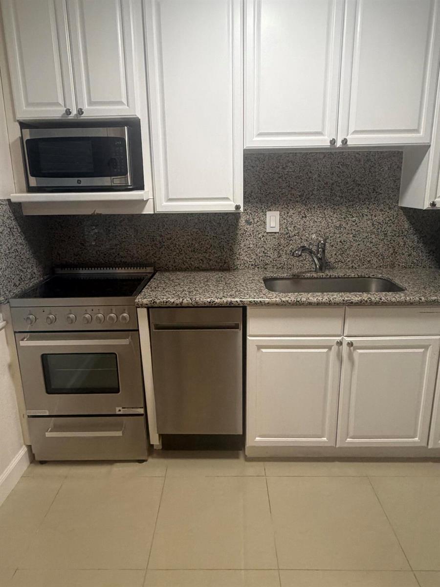 340 NW 19th Street Unit 209, Boca Raton FL 33432 photo 2