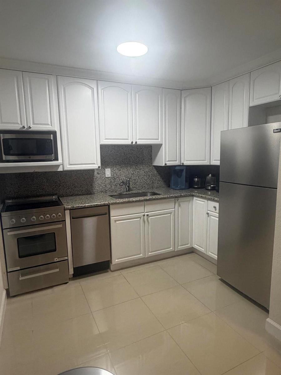 340 NW 19th Street Unit 209, Boca Raton FL 33432 photo 3