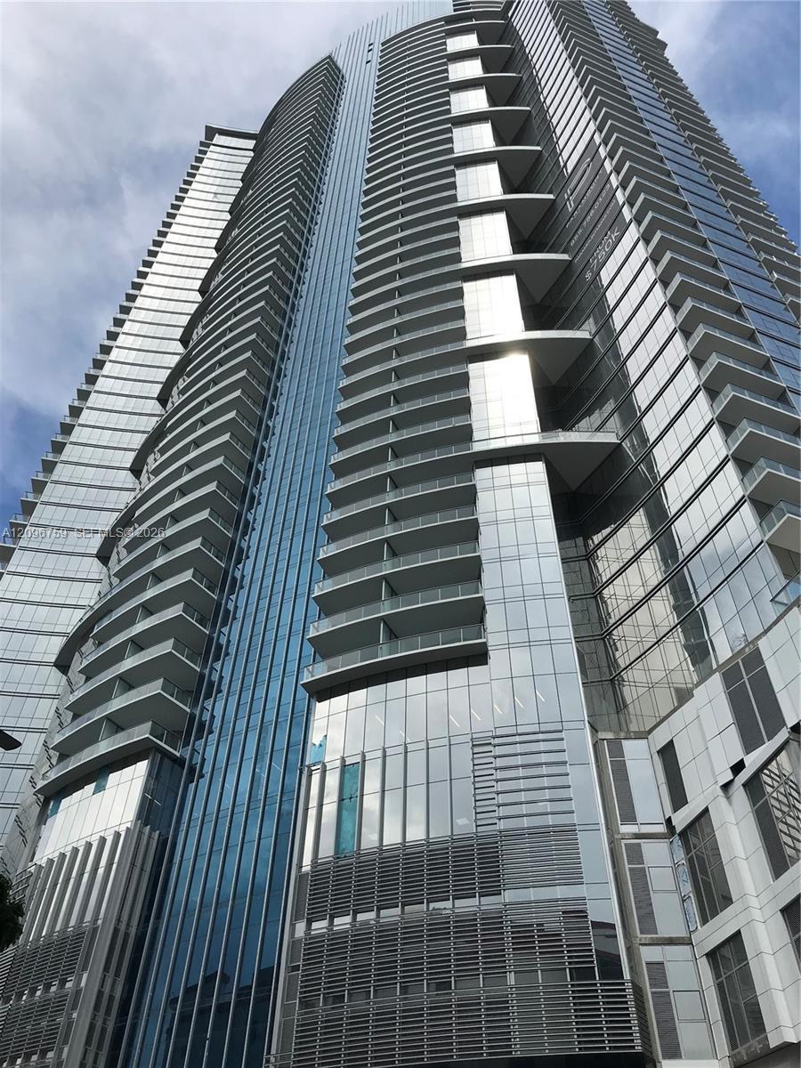 851 NE 1st Ave # 2104, Miami FL 33132 photo 2