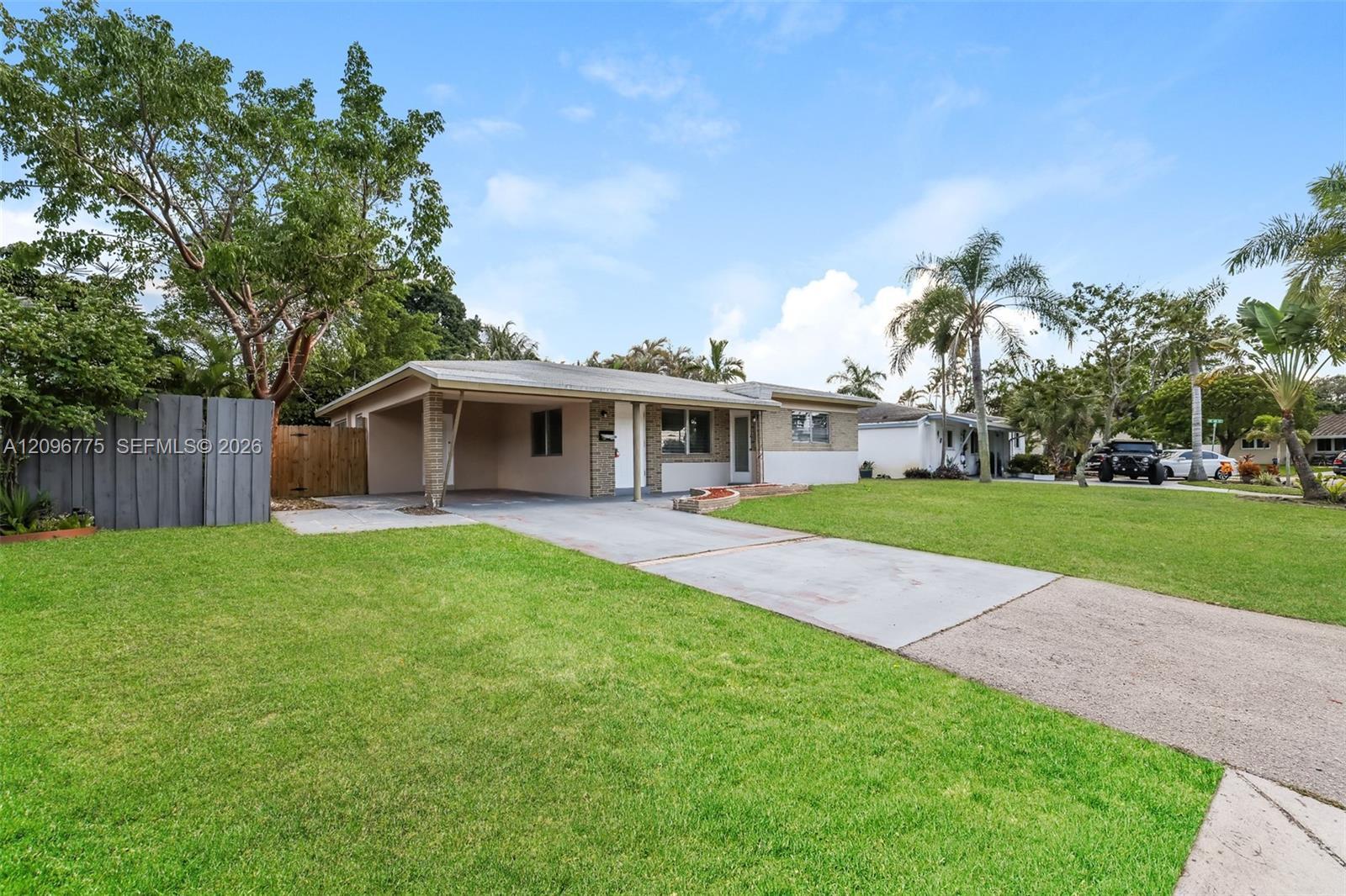 4810 NE 8th Ave, Oakland Park FL 33334 photo 2