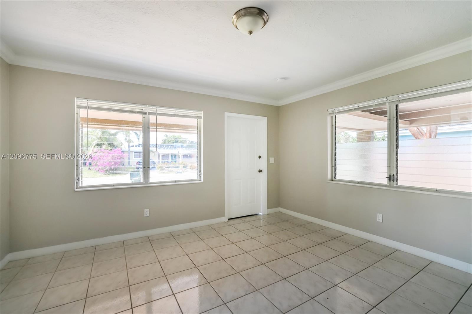 4810 NE 8th Ave, Oakland Park FL 33334 photo 4