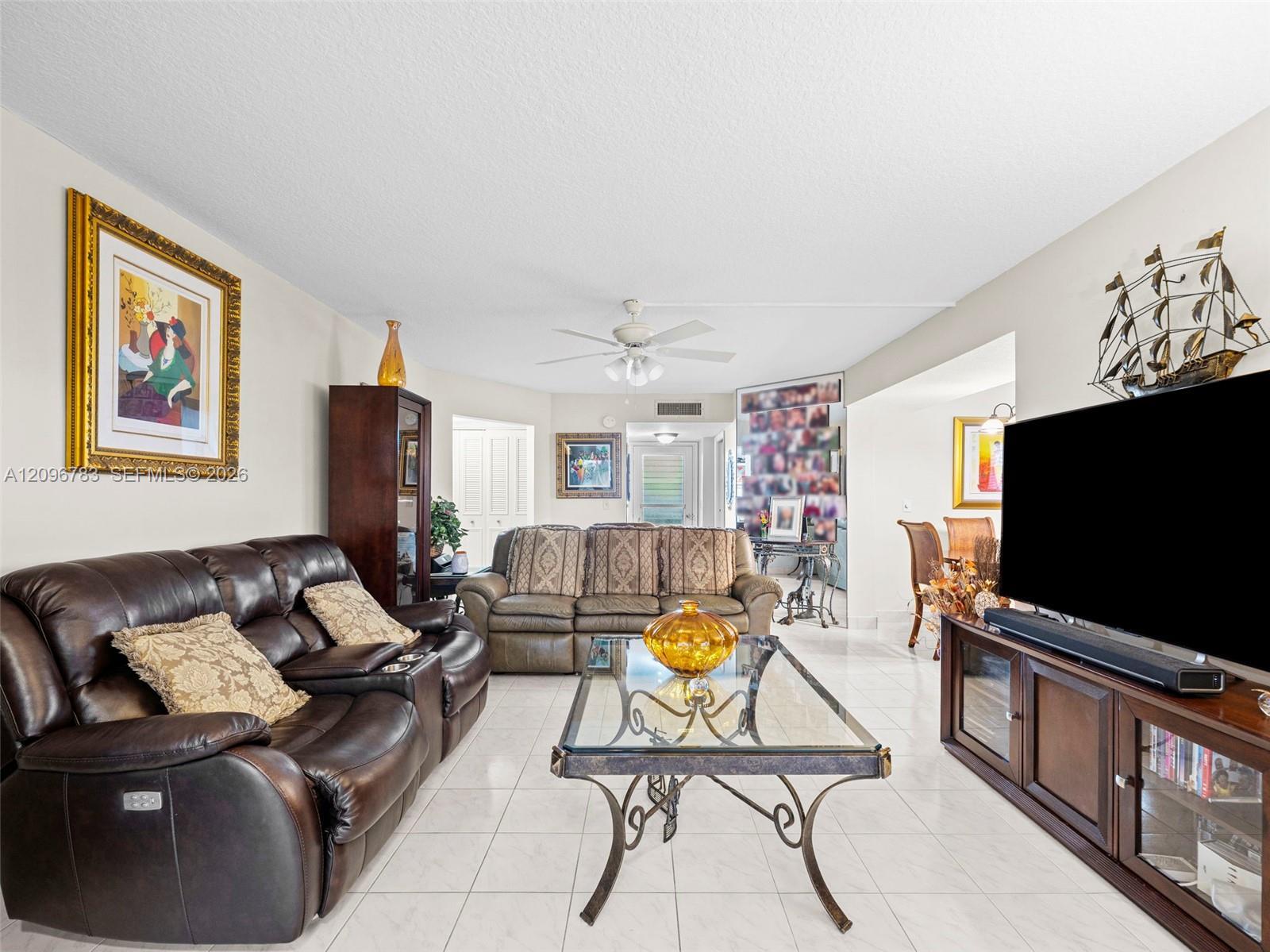 3661 Via Poinciana # 401, Lake Worth FL 33467