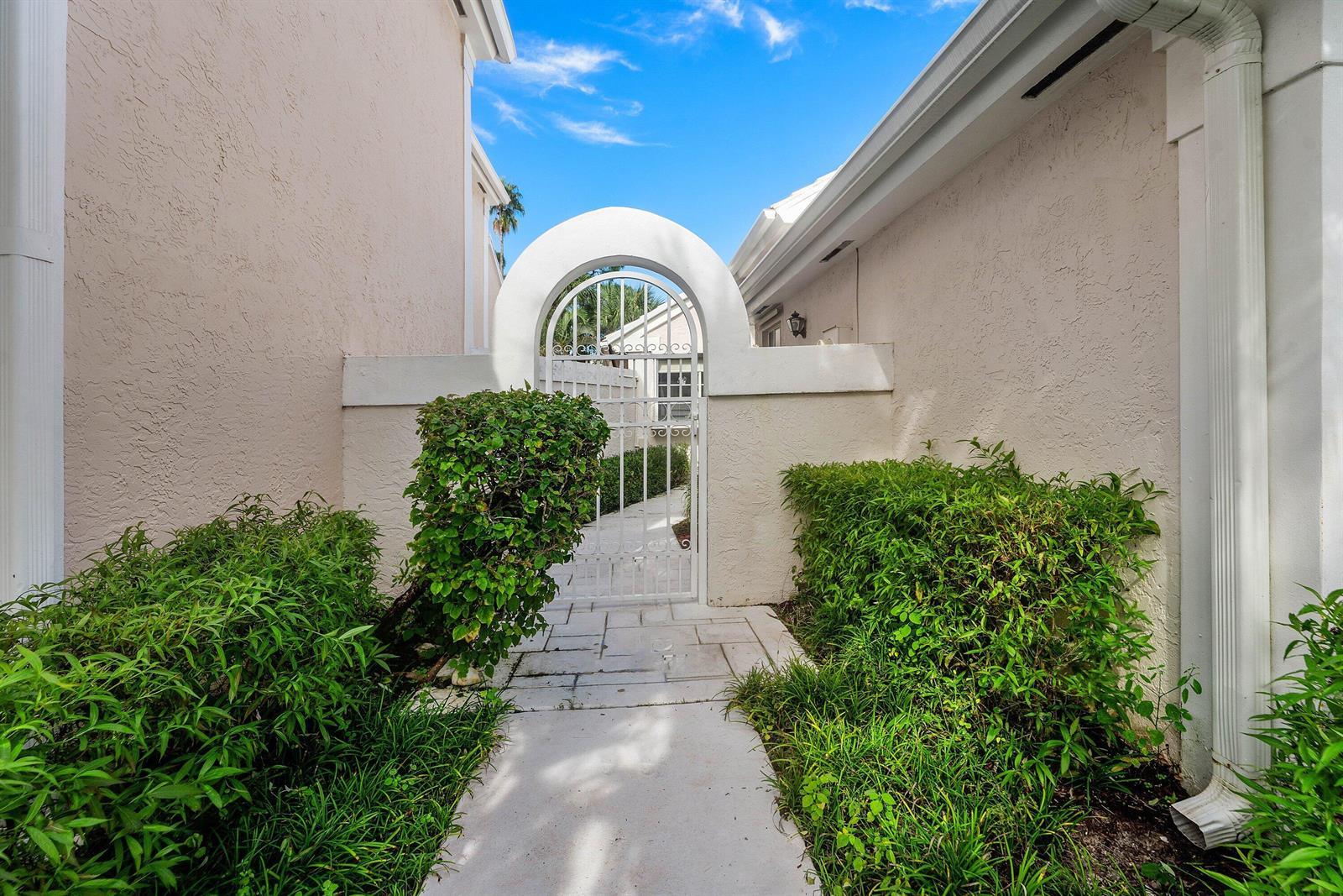 12 Elgin Lane, Palm Beach Gardens FL 33418 photo 4