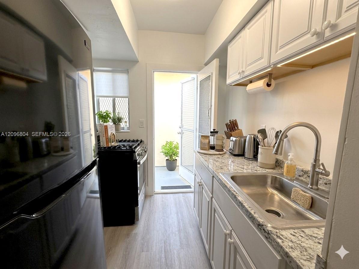 1060 Pennsylvania Ave # 4, Miami Beach FL 33139 photo 2