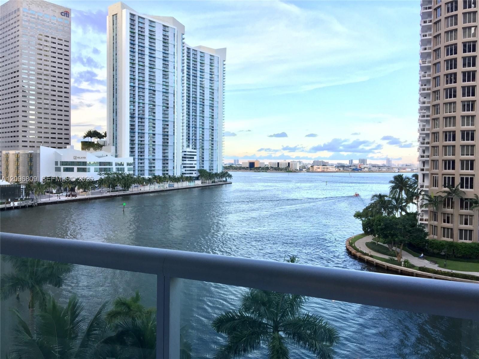 465 Brickell Ave # 617, Miami FL 33131 photo 2