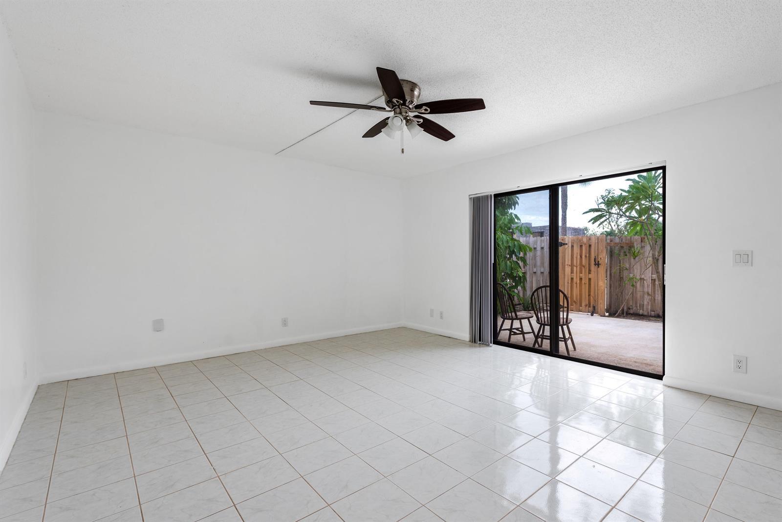 124 LAKE ARBOR Drive, Palm Springs FL 33461 photo 4