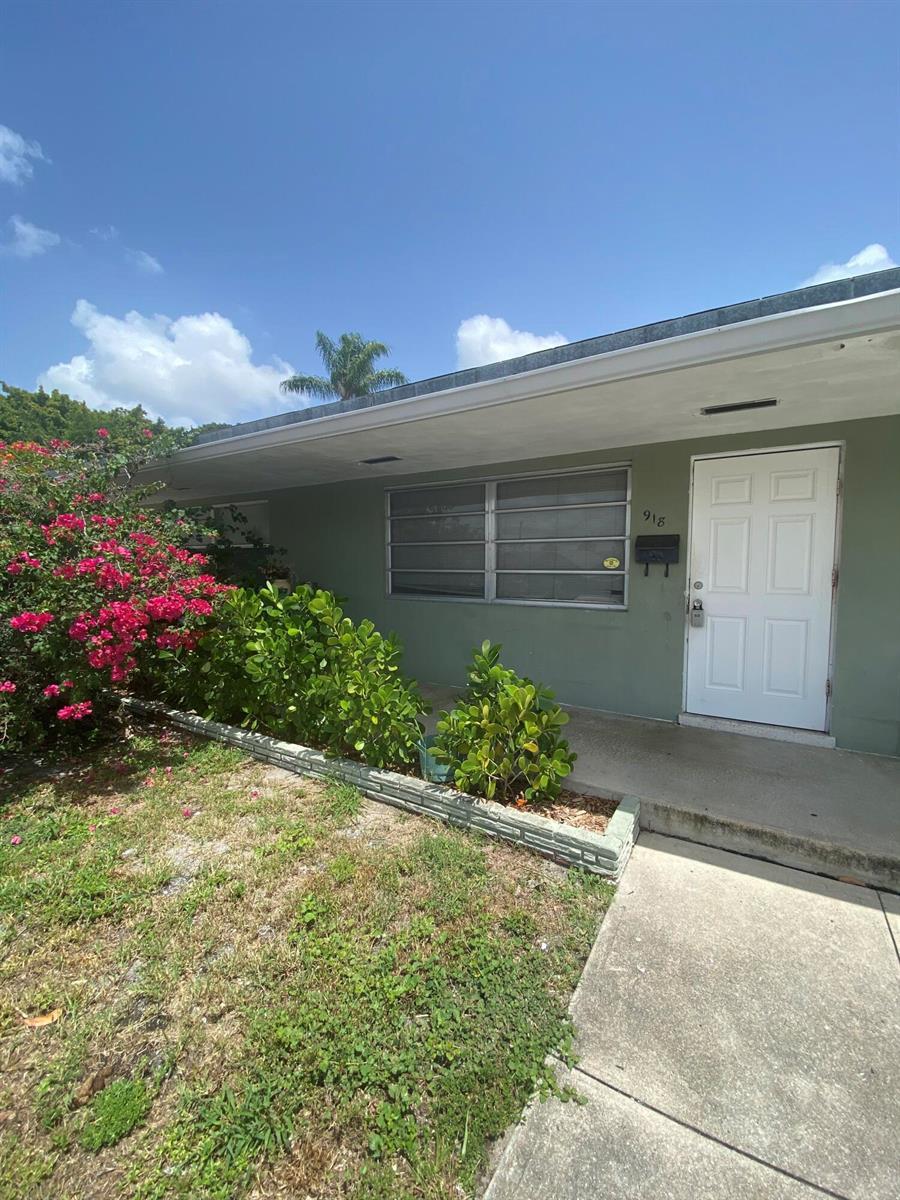 918 11TH Avenue N, FL 33460 photo 2