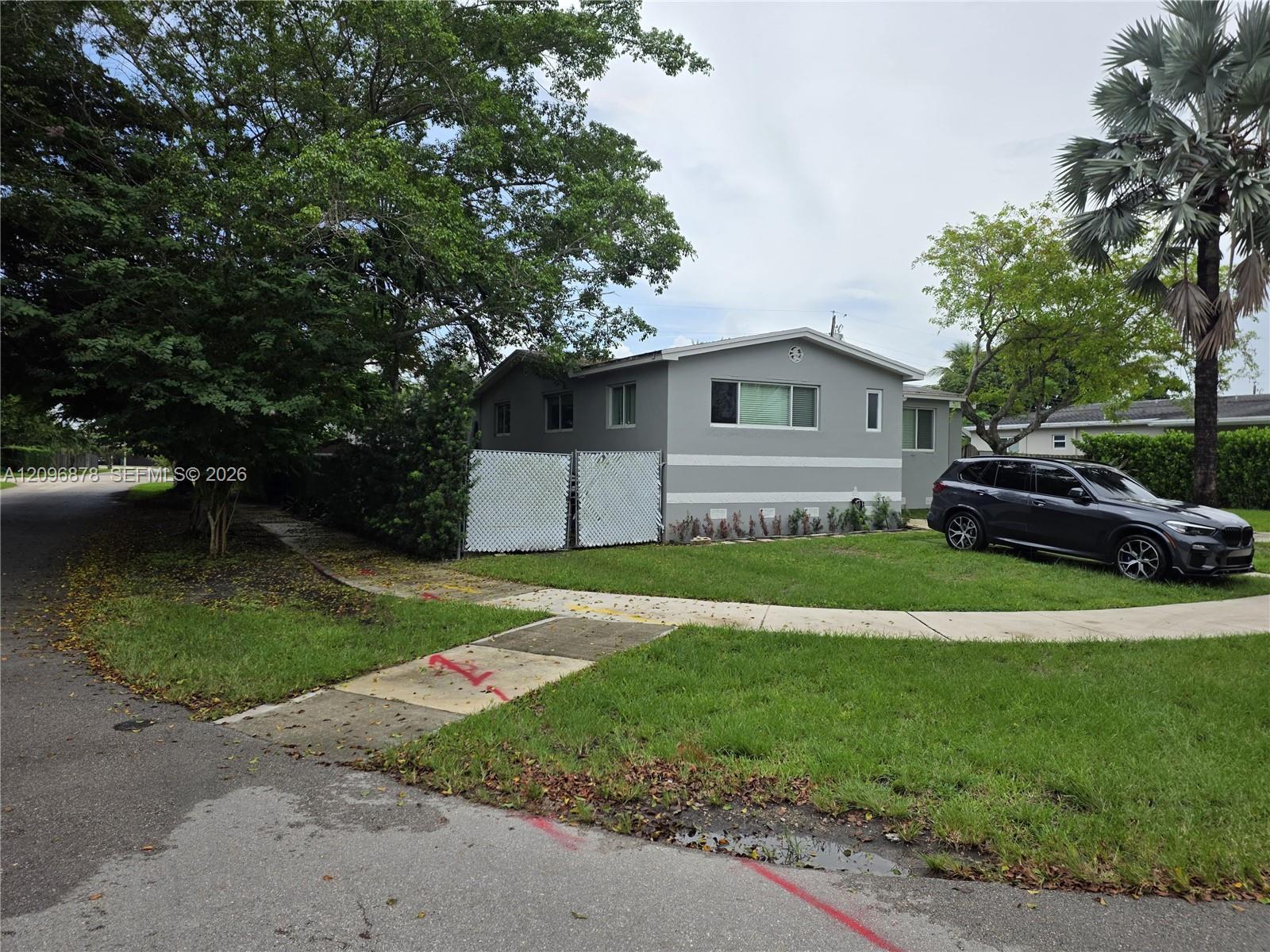 7930 SW 16th St, Miami FL 33155 photo 2