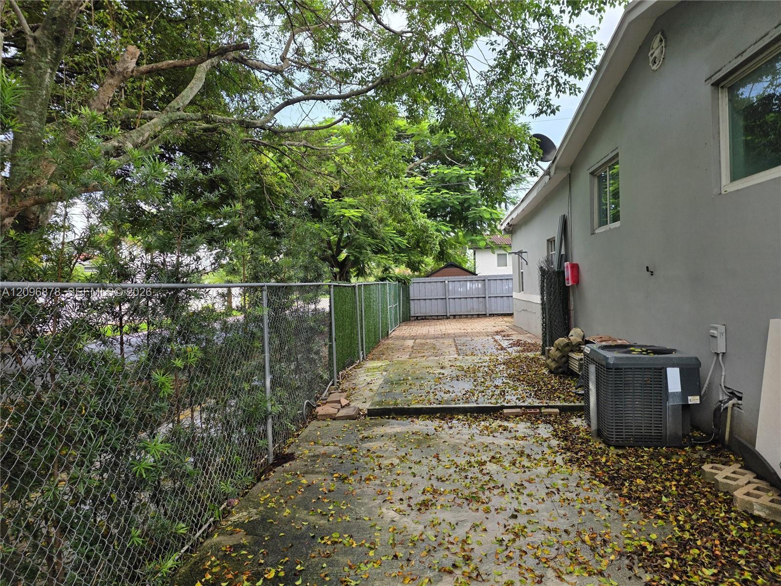 7930 SW 16th St, Miami FL 33155 photo 4