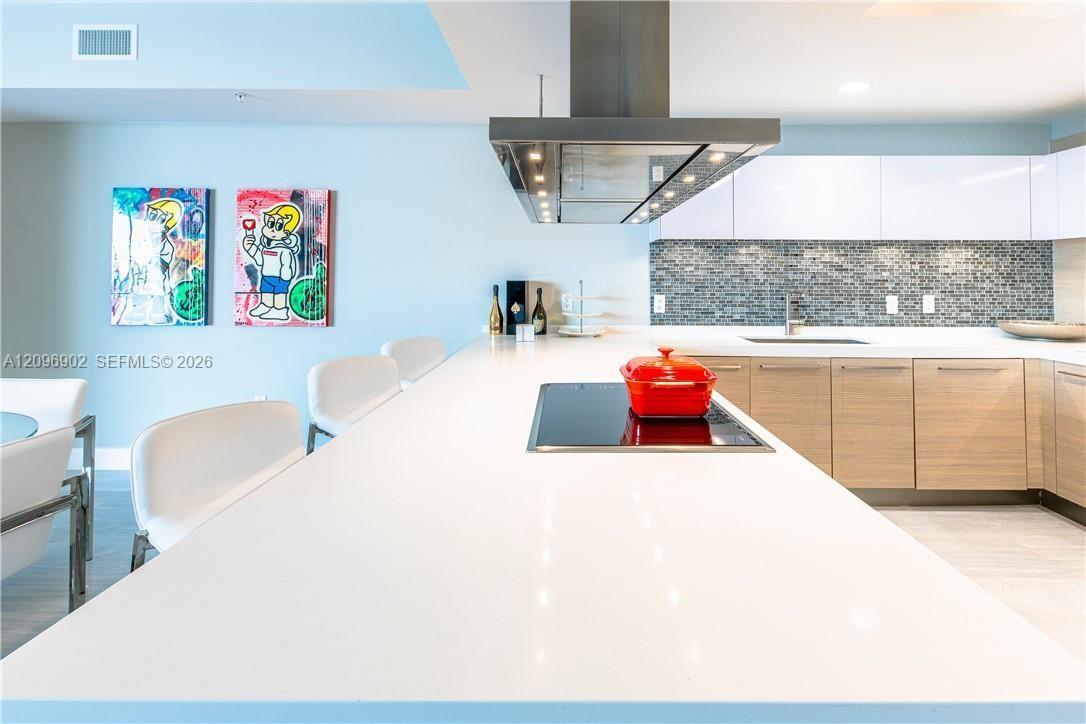 17301 Biscayne Blvd # 703, North Miami Beach FL 33160 photo 5